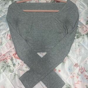 grey crop top